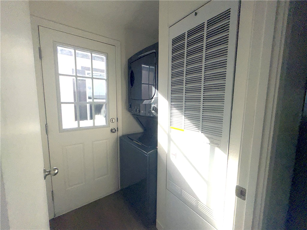 449 West Tefft Street, Unit 13 Nipomo, CA 93444 - Photo 9 of 22 a bathroom with a sink and a shower