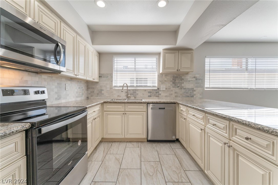 3545 Ruth Drive Las Vegas, NV 89121 - Photo 12 of 37 Gallery Image 12