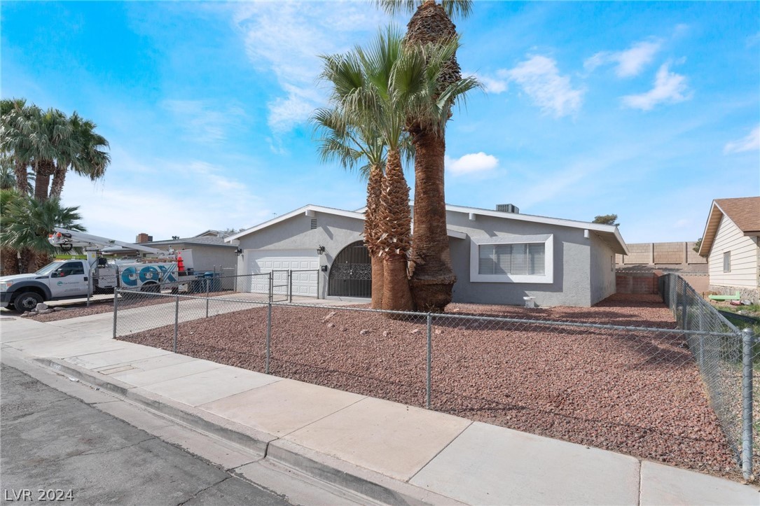3545 Ruth Drive Las Vegas, NV 89121 - Photo 3 of 37 Gallery Image 3