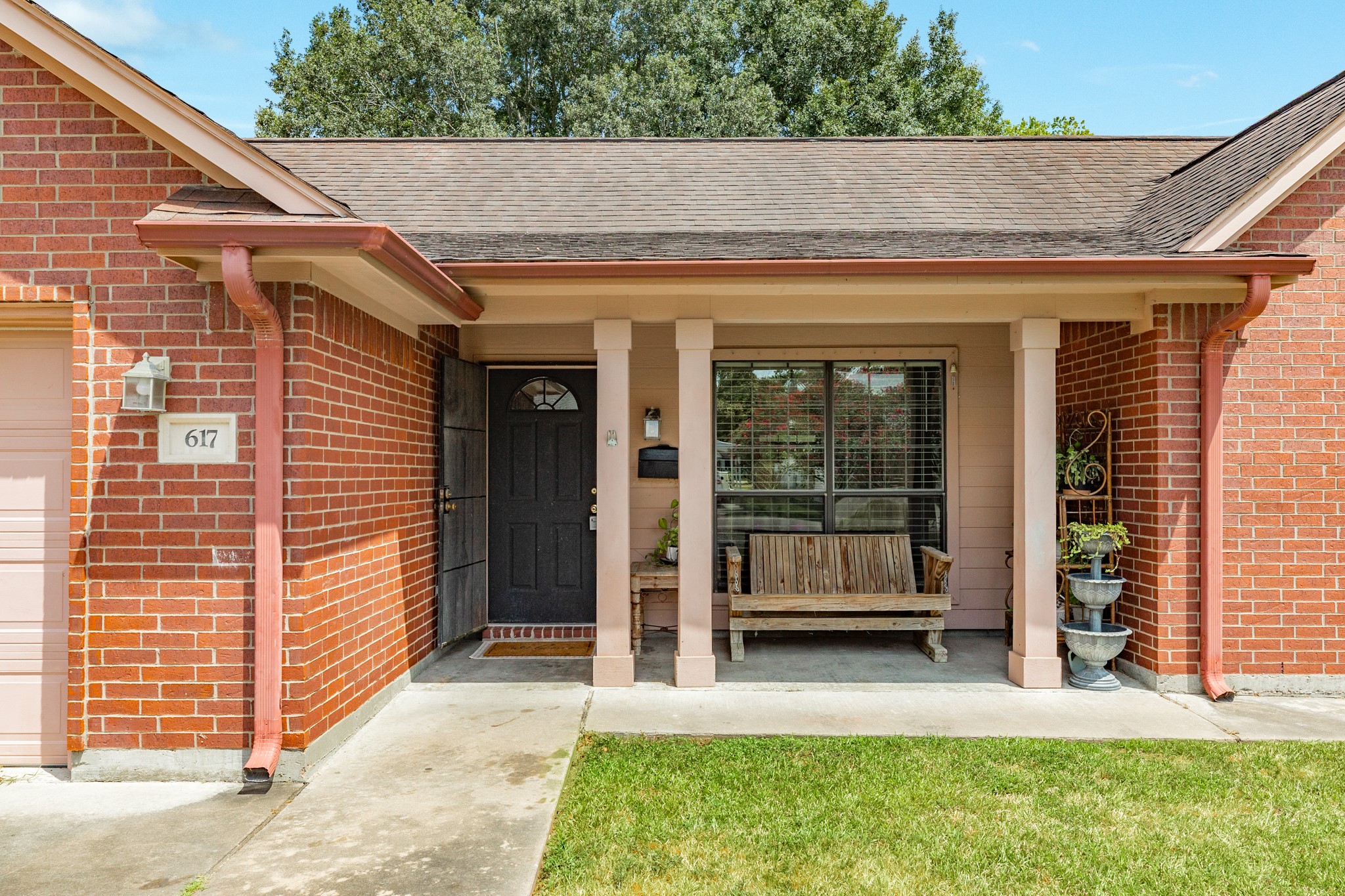 617 East Myrtle Street Angleton, TX 77515 - Photo 4 of 30 Gallery Image 4