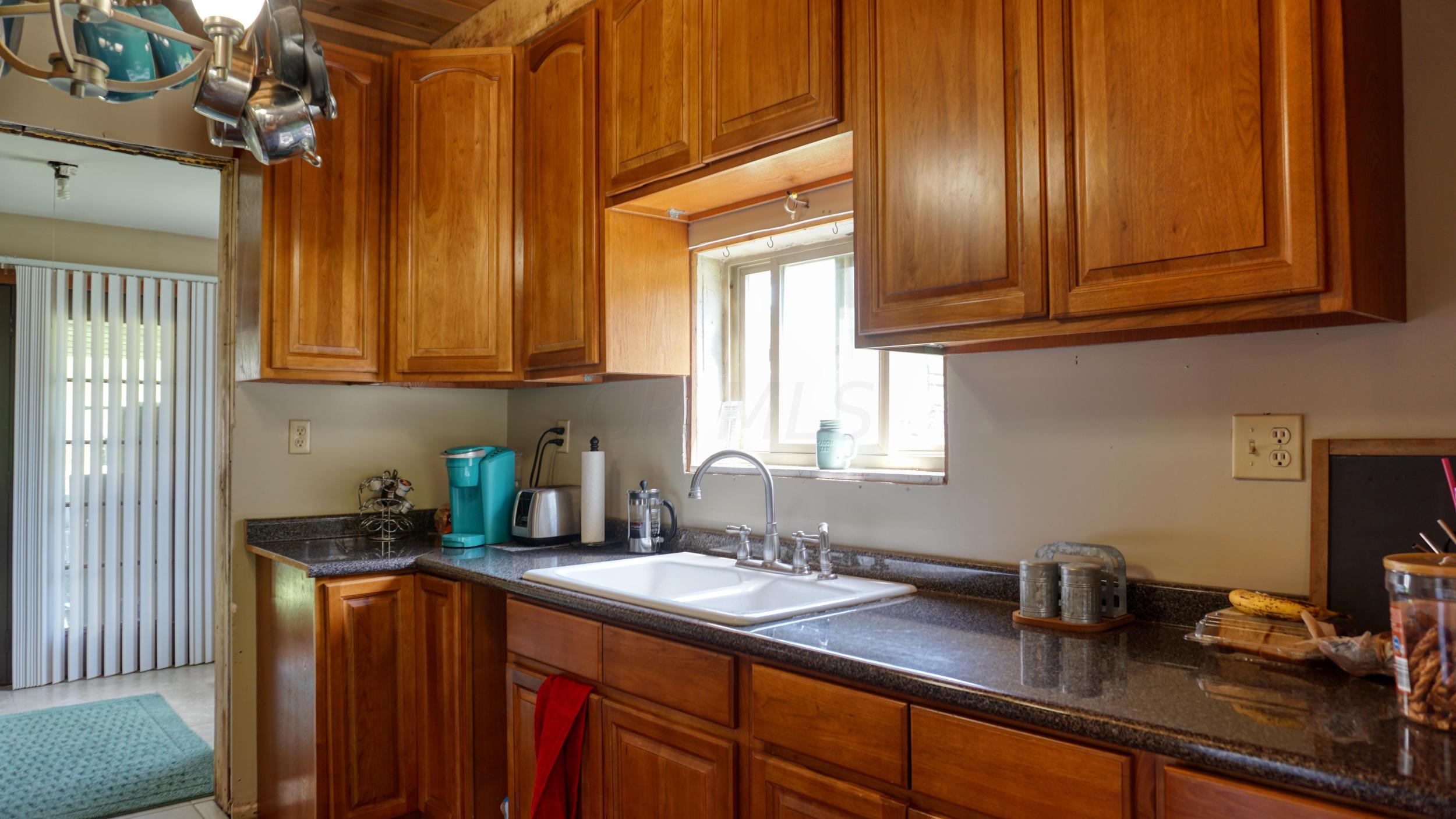 7477 Manila Road Cambridge, OH 43725 - Photo 29 of 58
