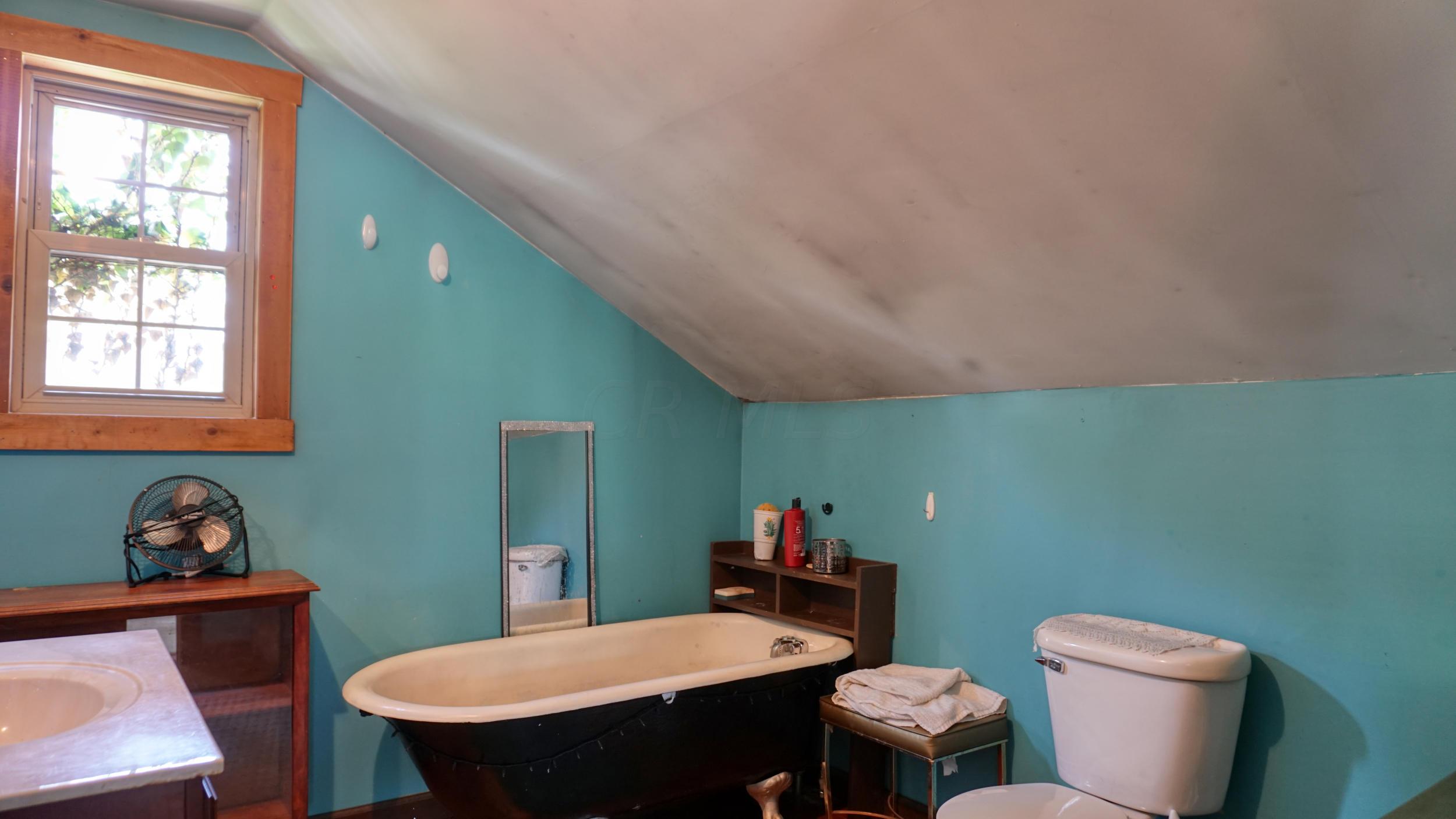 7477 Manila Road Cambridge, OH 43725 - Photo 37 of 58