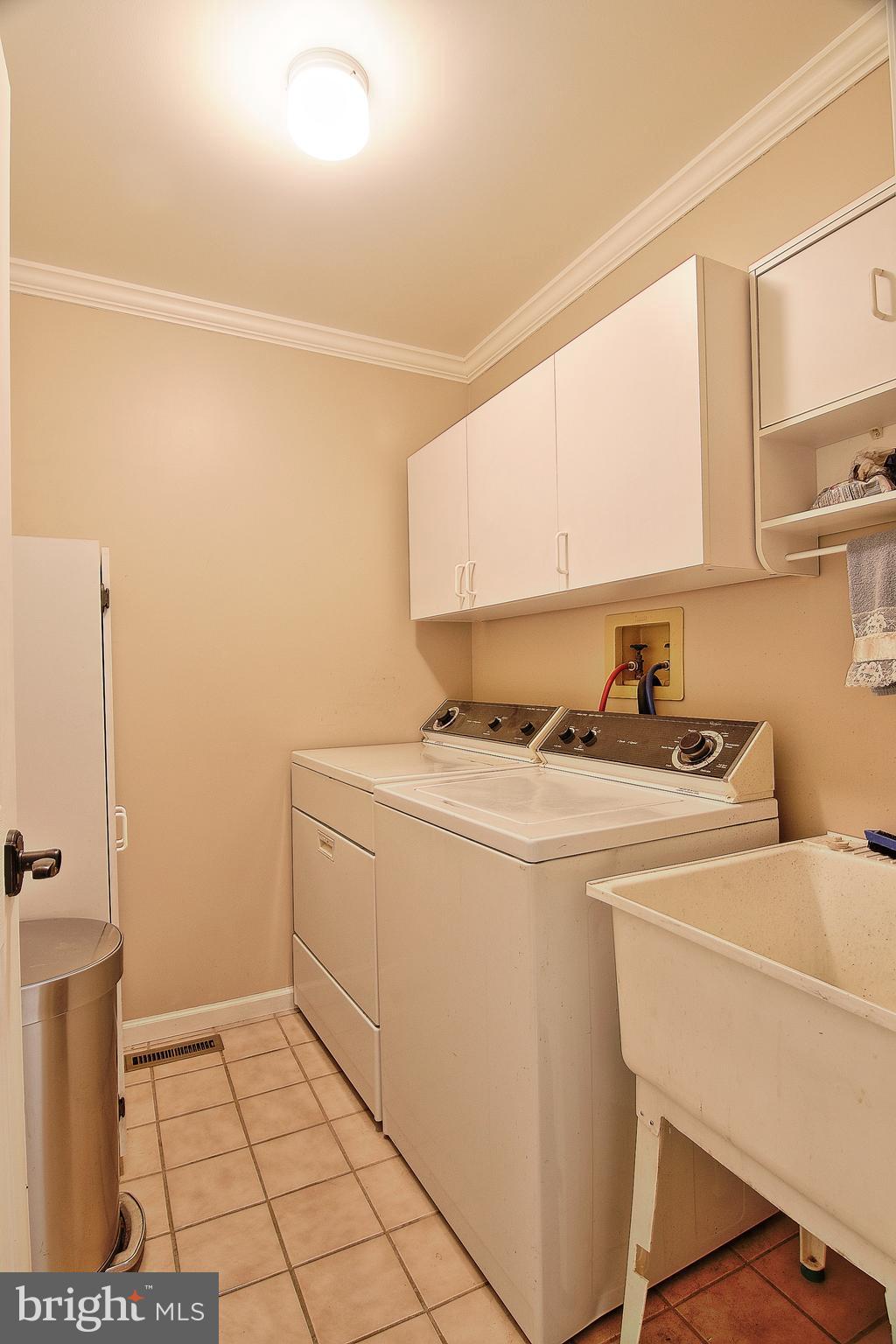 170 Rose Valley Road Pottstown, PA 19464 - Photo 15 of 34 Main Floor Laundry Room w/Sink