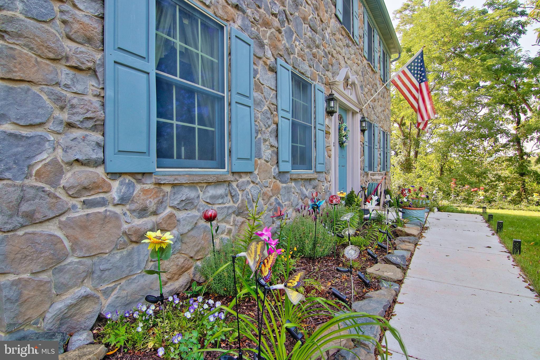 170 Rose Valley Road Pottstown, PA 19464 - Photo 32 of 34 Front Walkway