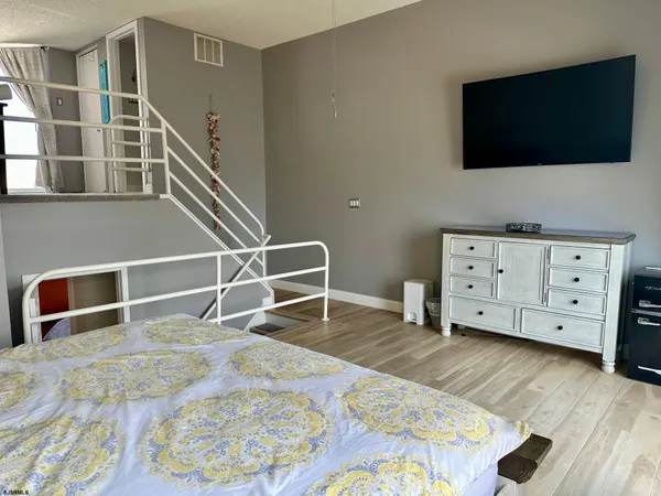 a view of a livingroom with furniture