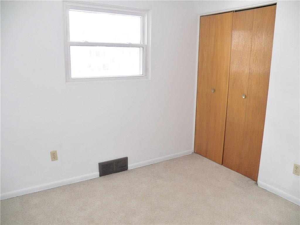 245 Lytton Road Coraopolis, PA 15108 - Photo 16 of 25 3rd Bedroom