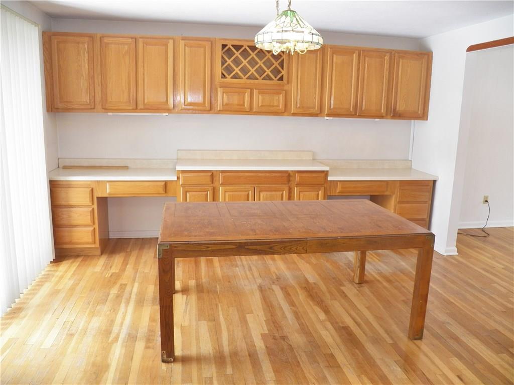 245 Lytton Road Coraopolis, PA 15108 - Photo 9 of 25 Dining Area