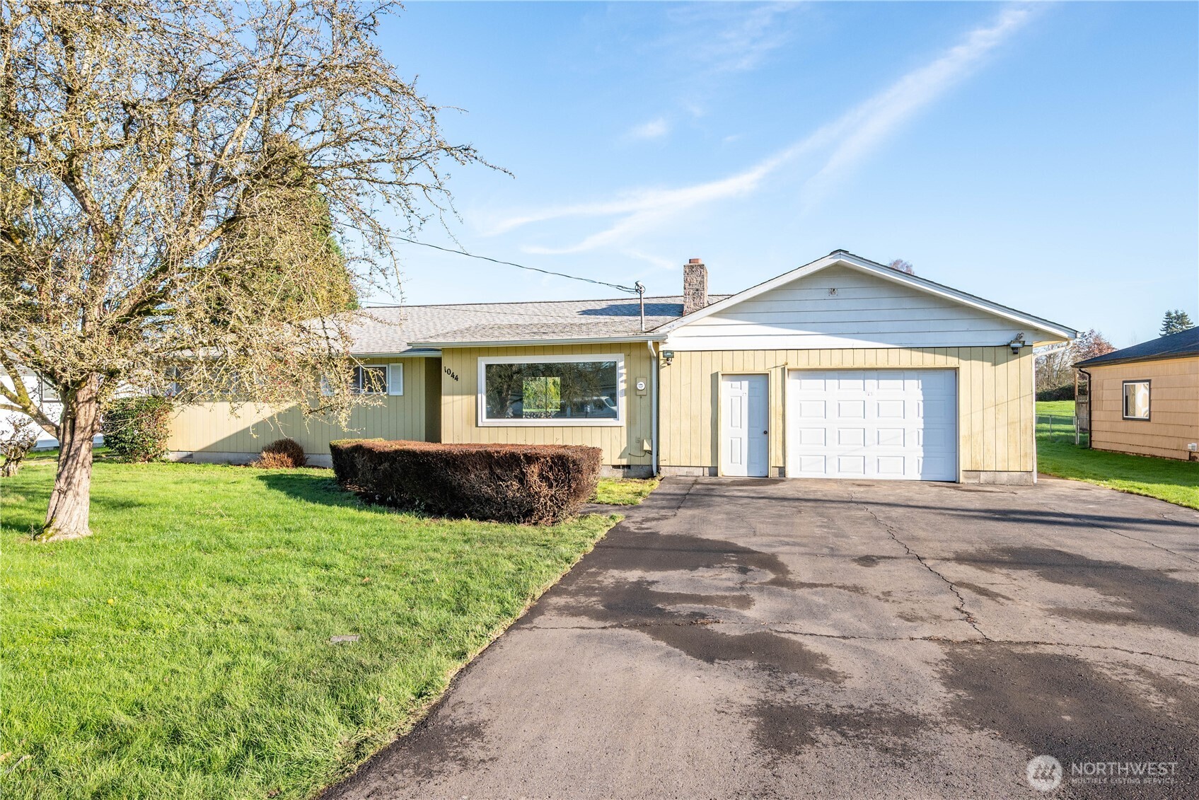 1044 33rd Avenue Longview, WA 98632 - Photo 2 of 32