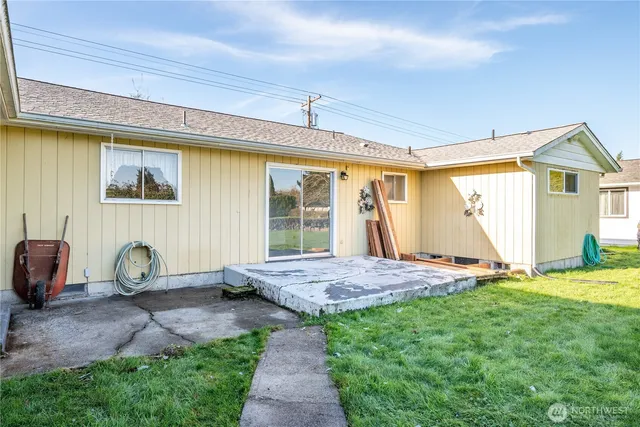 a view of outdoor space and porch