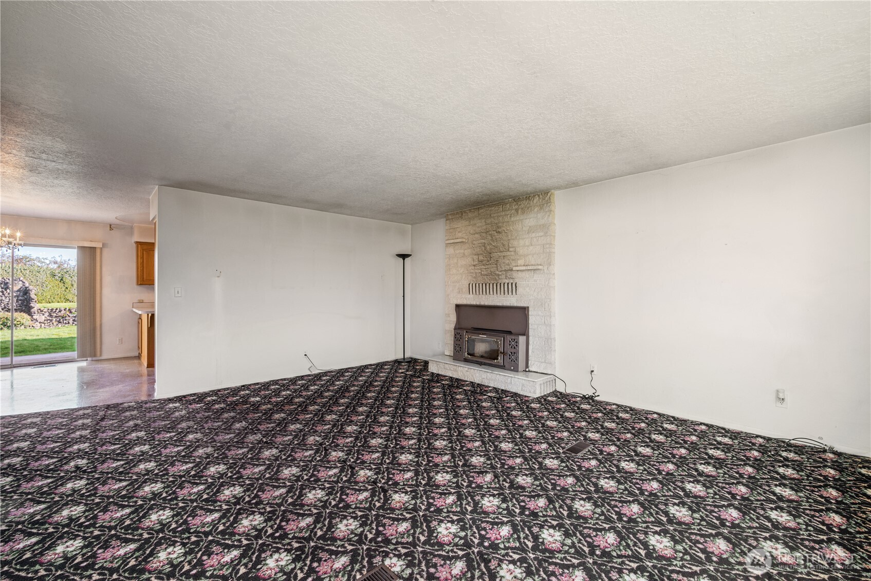 1044 33rd Avenue Longview, WA 98632 - Photo 3 of 32