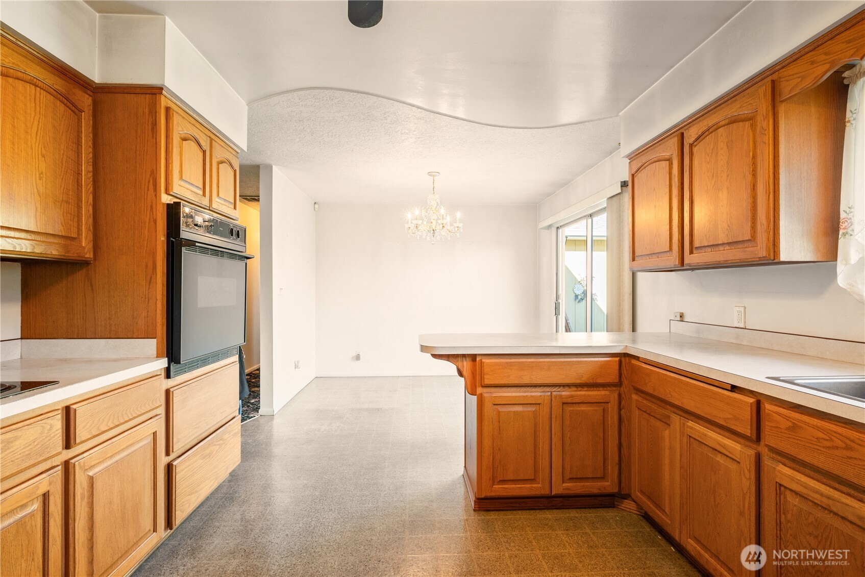 1044 33rd Avenue Longview, WA 98632 - Photo 6 of 32