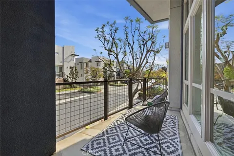 $1,145,000 | 5506 West 149th Place, Unit 5, Hawthorne, CA 90250