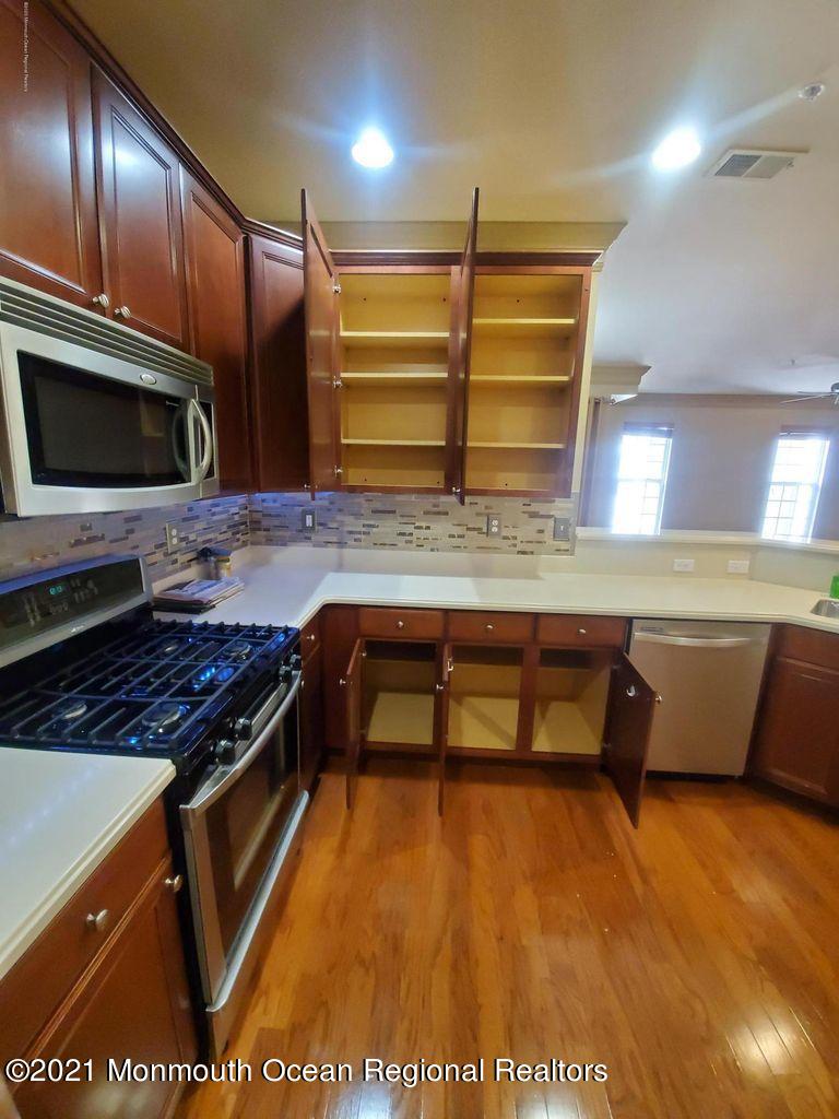 705 Abby Road Middletown, NJ 07748 - Photo 8 of 29 20200102191432311223000000-o