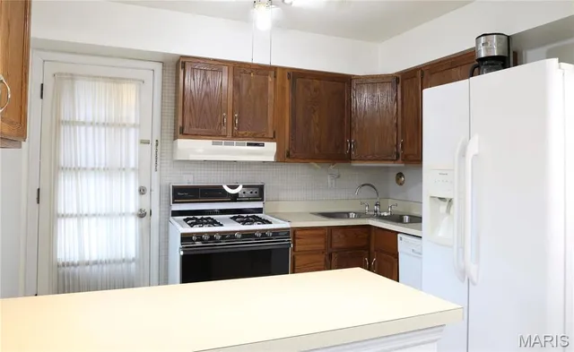 $72,000 | 3181 Carefree Lane, Unit A, Florissant, MO 63033