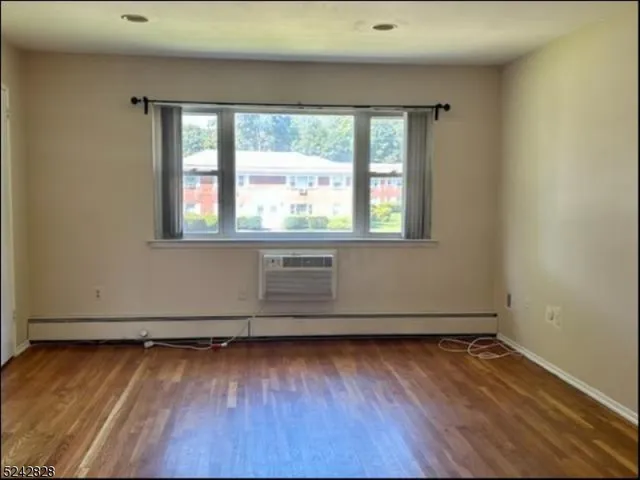 $2,200 | 40 Manchester Court, Wayne, NJ 07470