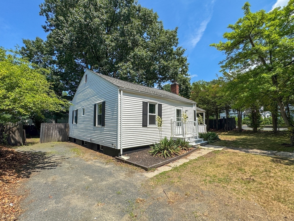 4 Wolfe Street Springfield, MA 01020 - Photo 21 of 24