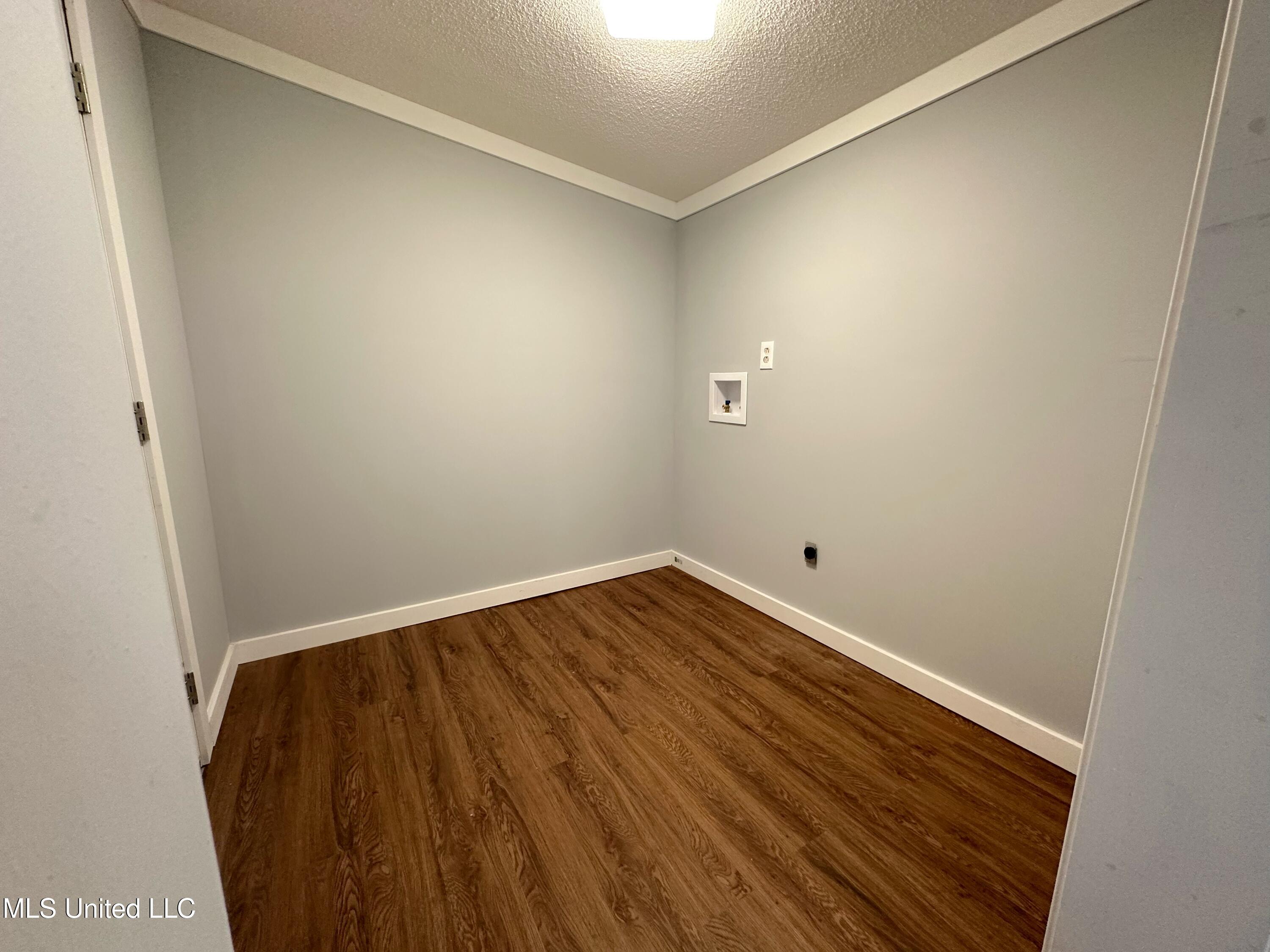 225 County Road 108 Water Valley, MS 38965 - Photo 8 of 12 IMG_2450