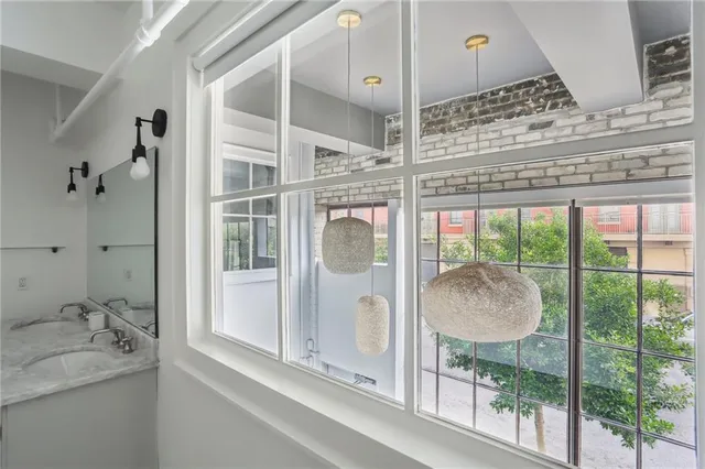 $3,000 | 1103 Tchoupitoulas Street, Unit 102, New Orleans, LA 70130