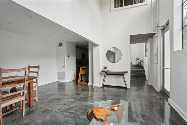 $3,000 | 1103 Tchoupitoulas Street, Unit 102, New Orleans, LA 70130