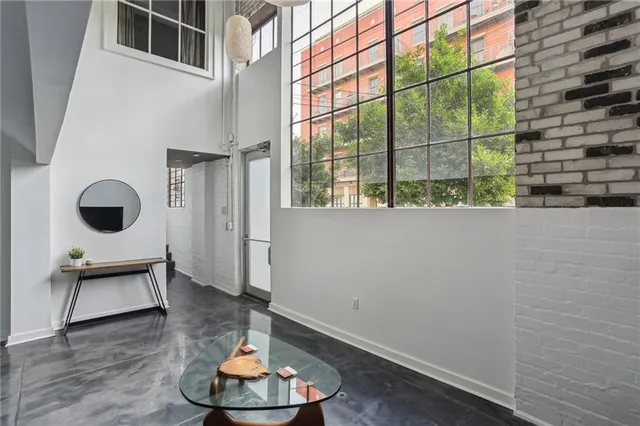 $3,000 | 1103 Tchoupitoulas Street, Unit 102, New Orleans, LA 70130