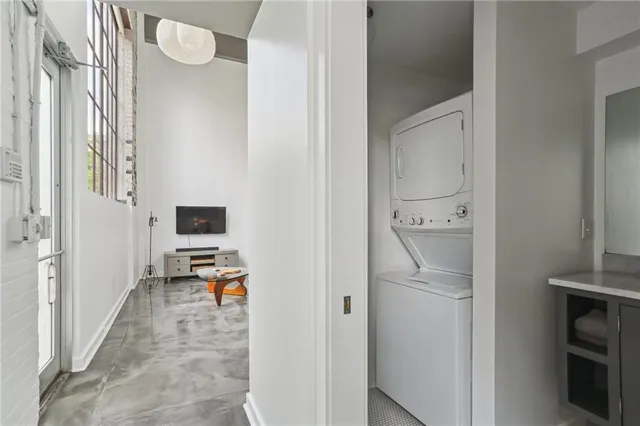 $3,000 | 1103 Tchoupitoulas Street, Unit 102, New Orleans, LA 70130