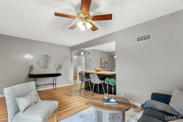 $260,000 | 10132 Shapfield Lane, Affton, MO 63123