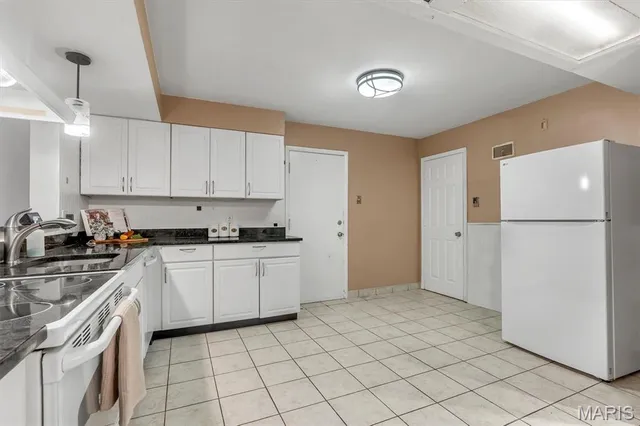 $260,000 | 10132 Shapfield Lane, Affton, MO 63123