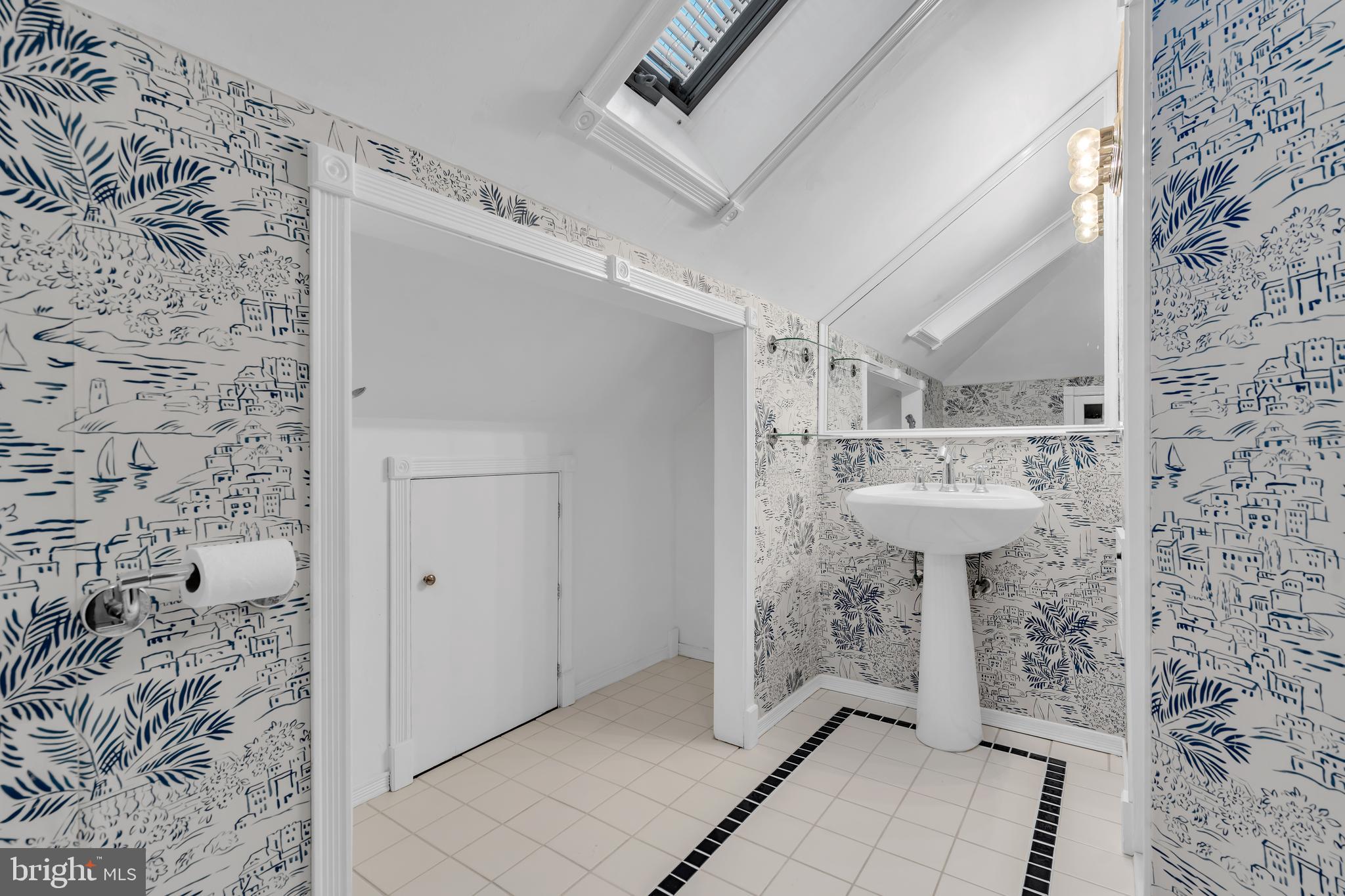 33 Jefferson Road Princeton, NJ 08540 - Photo 19 of 29 3rd fl ensuite bath