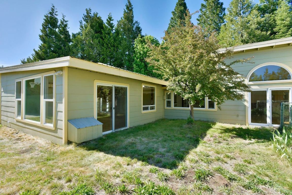 1224 Davis Place Road Mount Shasta, CA 96067 - Photo 4 of 27 Gallery Image 4