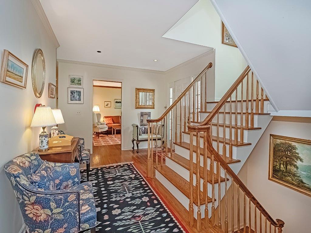 5421 Kipling Road Pittsburgh, PA 15217 - Photo 3 of 32 Gallery Image 3