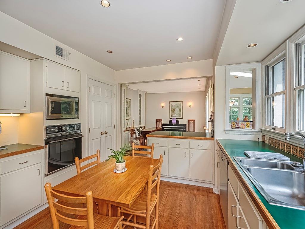 5421 Kipling Road Pittsburgh, PA 15217 - Photo 8 of 32 Gallery Image 8