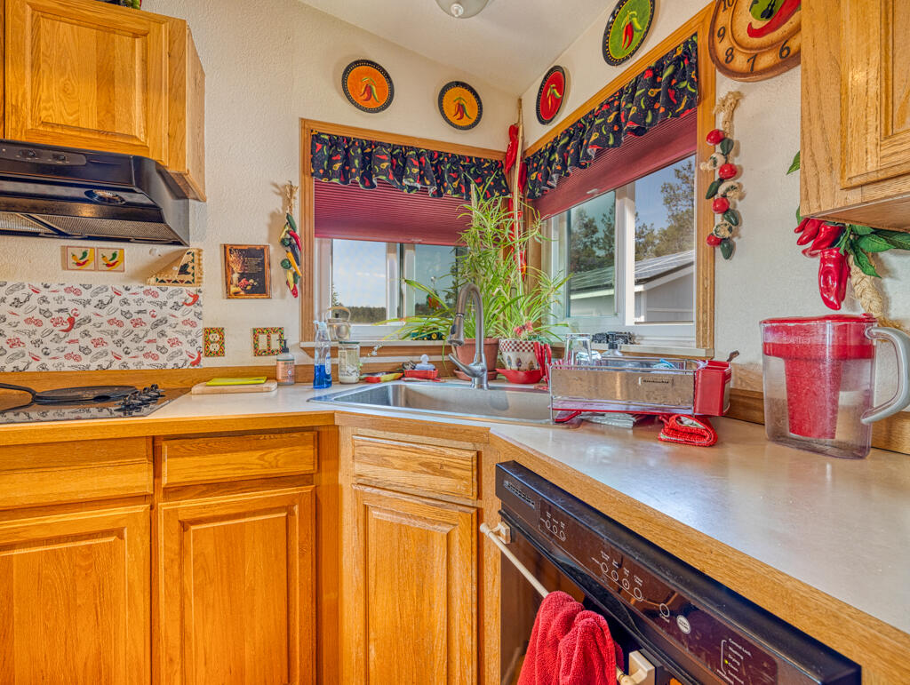 6501 Scottsbluff Road Klamath Falls, OR 97601 - Photo 18 of 36 Scottsbluff-18