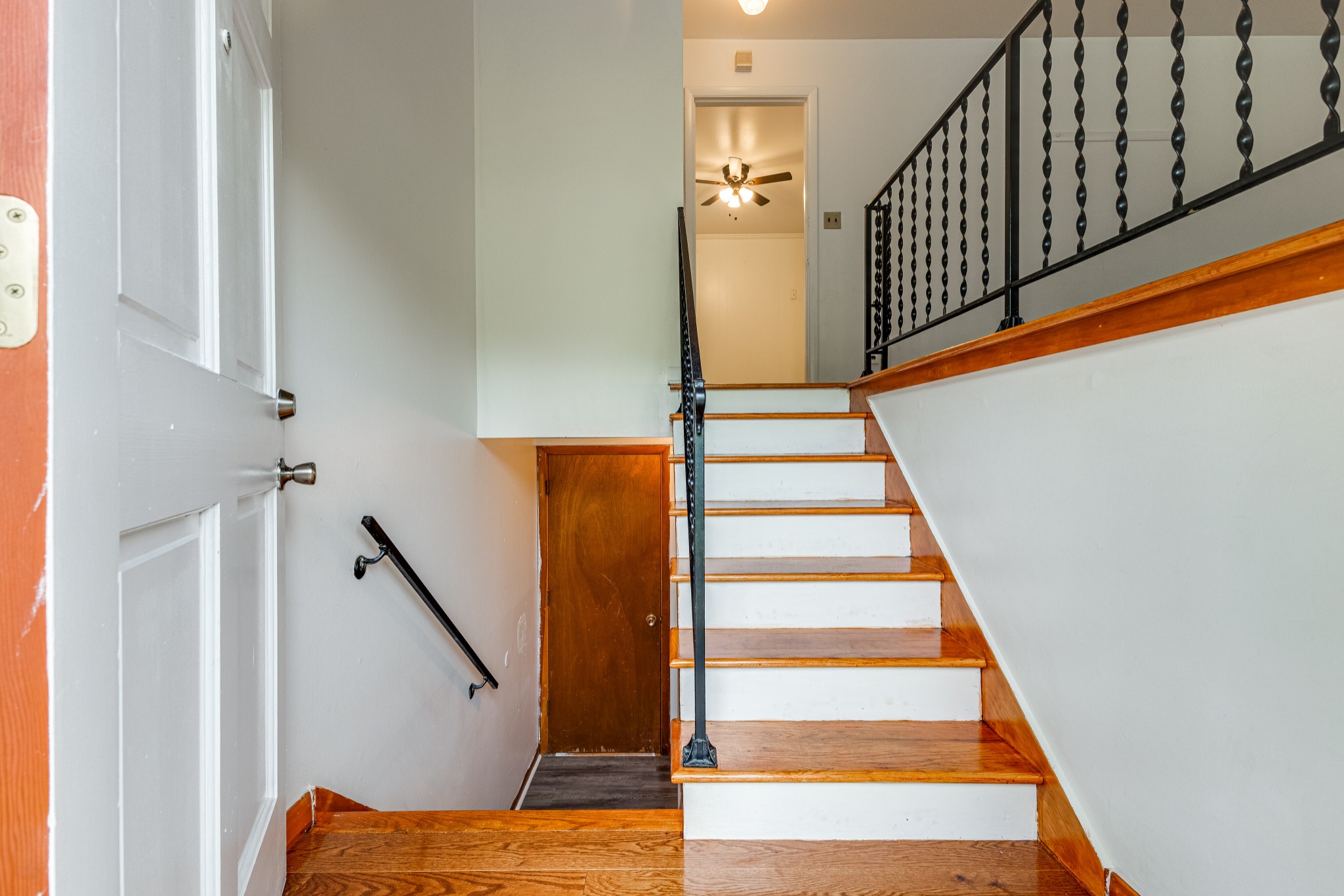 76 Tusculum Road Antioch, TN 37013 - Photo 5 of 33 a view of entryway
