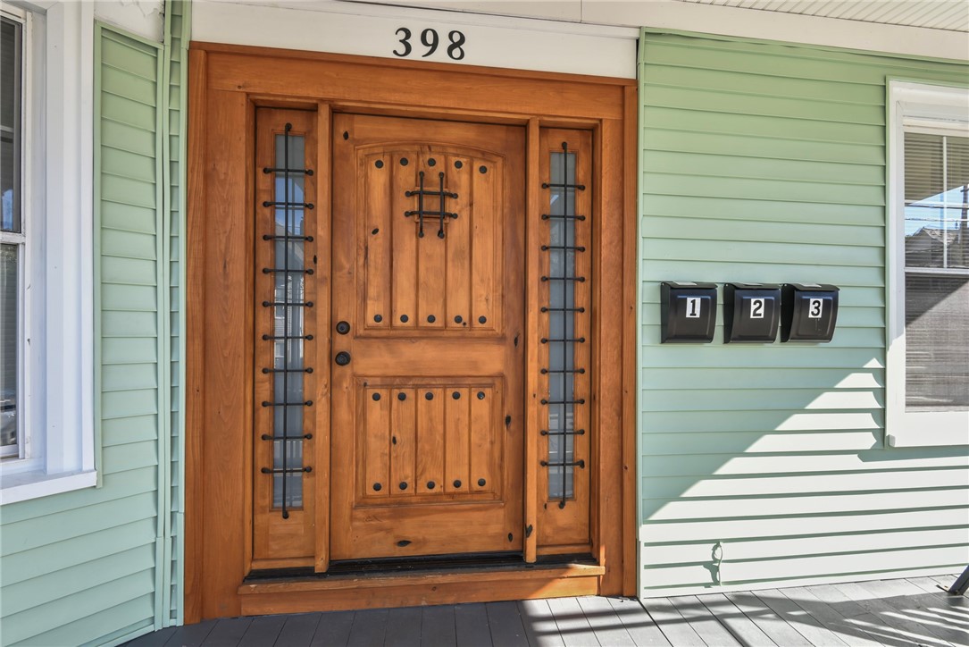 398 Park Avenue Woonsocket, RI 02895 - Photo 2 of 16 Entry