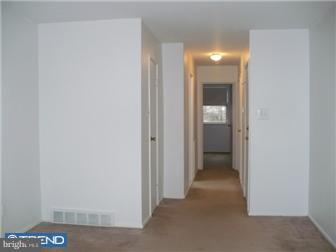 10660 Lockart Road Philadelphia, PA 19116 - Photo 3 of 6 Gallery Image 3