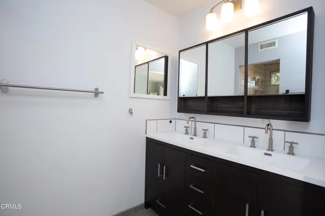 $2,498,000 | 548 Live Oak Cir Drive, Calabasas, CA 91302