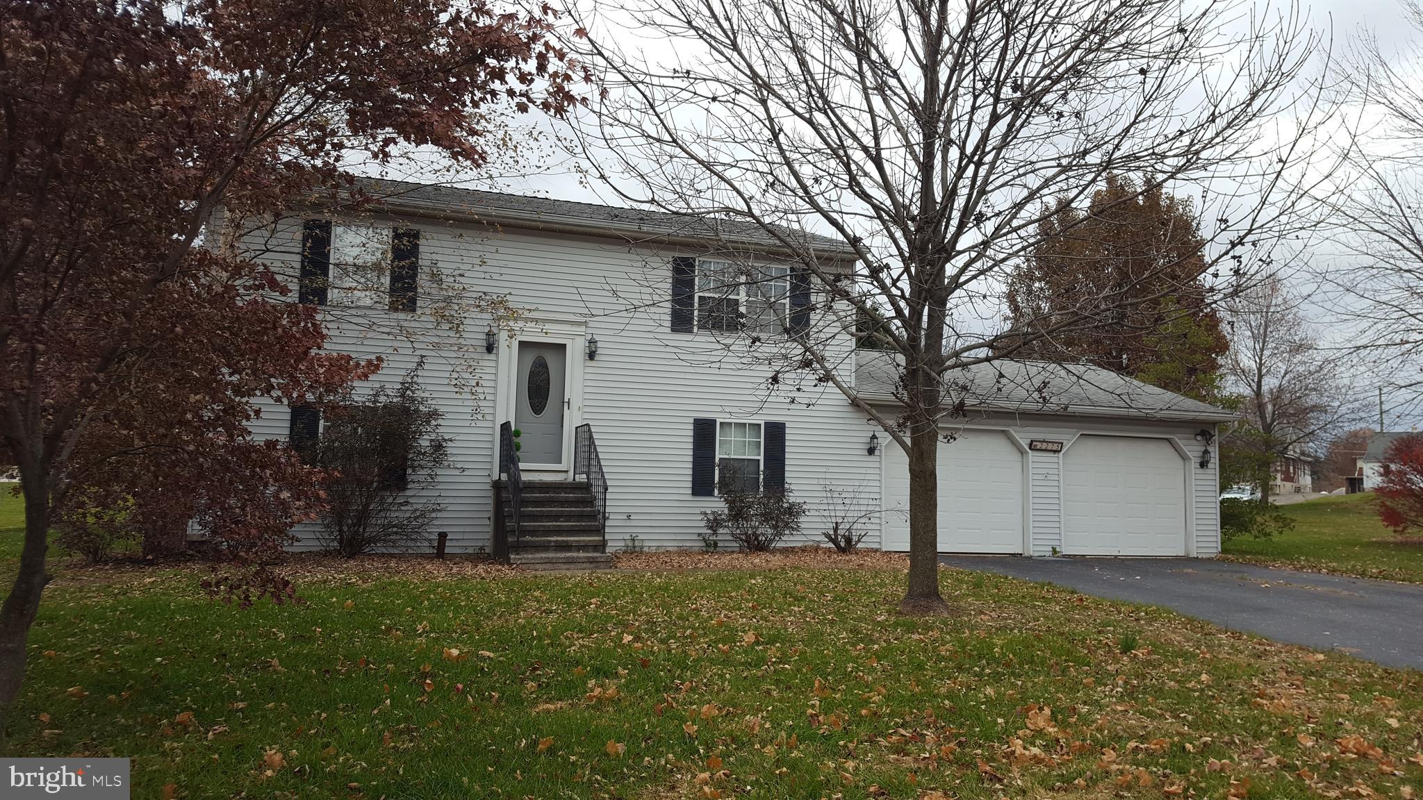 2275 Heather Road York, PA 17408 - Photo 1 of 12 Gallery Image 1