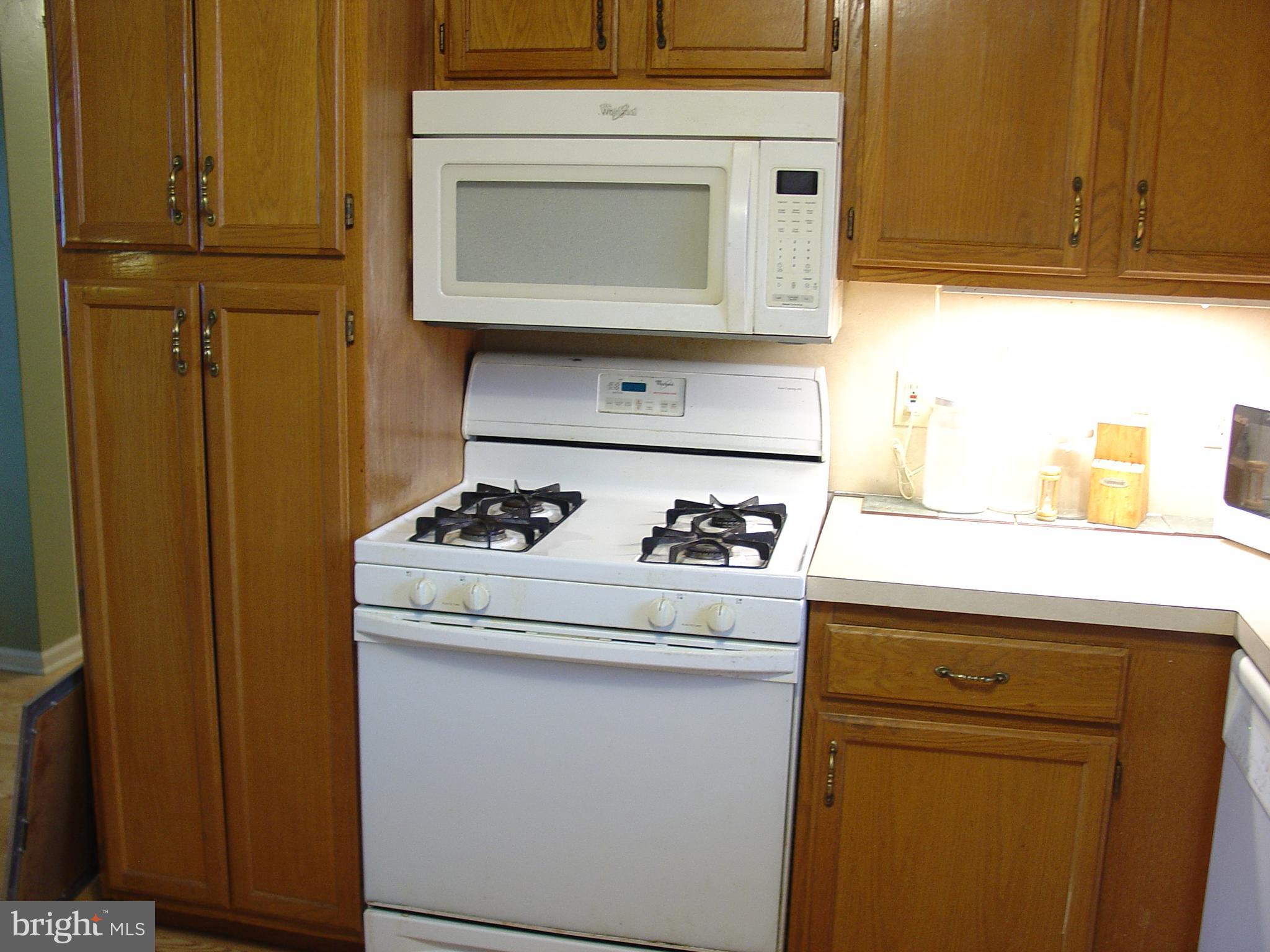 2275 Heather Road York, PA 17408 - Photo 2 of 12 Gallery Image 2