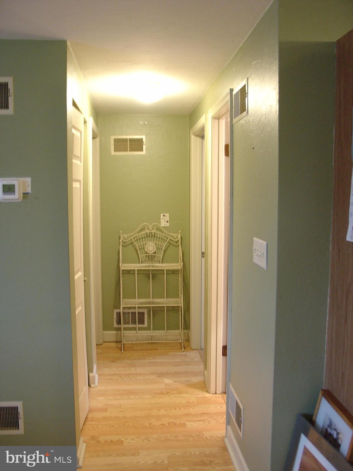 2275 Heather Road York, PA 17408 - Photo 6 of 12 Gallery Image 6