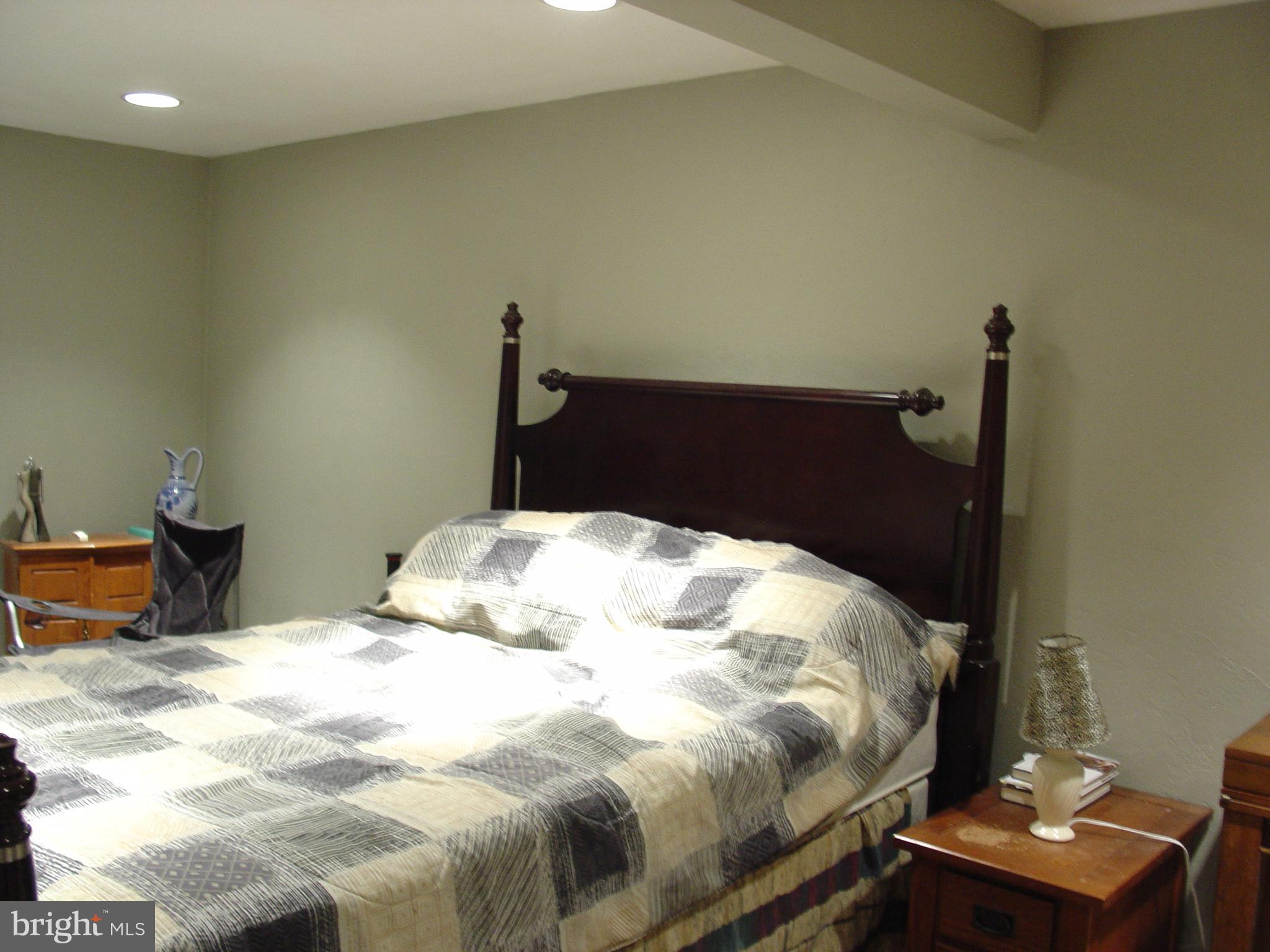 2275 Heather Road York, PA 17408 - Photo 10 of 12 Gallery Image 10