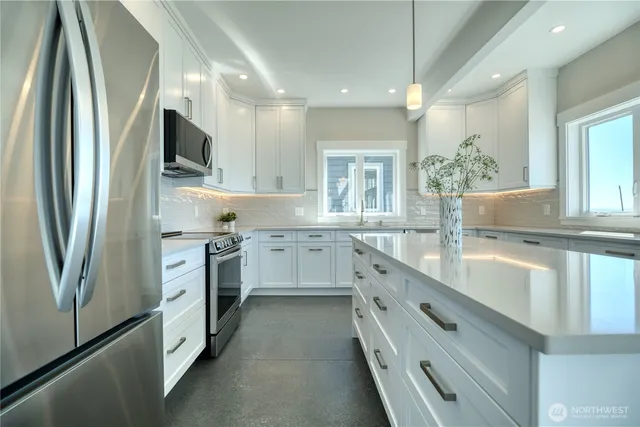 $1,599,000 | 631 Freemans Lane, Point Roberts, WA 98281