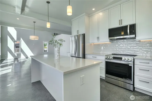 $1,599,000 | 631 Freemans Lane, Point Roberts, WA 98281