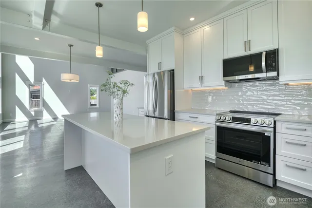 $1,599,000 | 631 Freemans Lane, Point Roberts, WA 98281