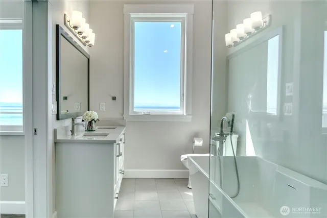 $1,599,000 | 631 Freemans Lane, Point Roberts, WA 98281