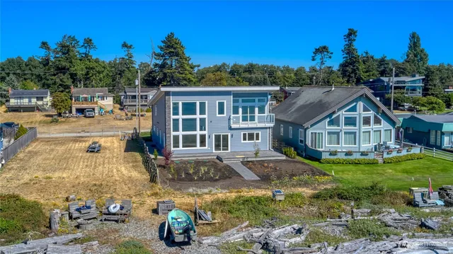 $1,599,000 | 631 Freemans Lane, Point Roberts, WA 98281