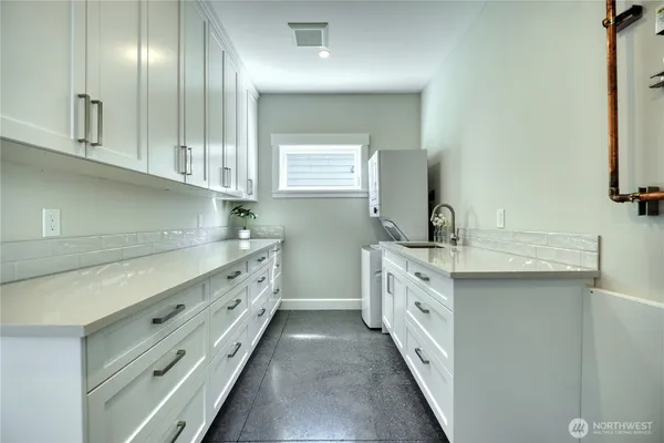 $1,599,000 | 631 Freemans Lane, Point Roberts, WA 98281