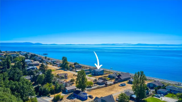 $1,599,000 | 631 Freemans Lane, Point Roberts, WA 98281