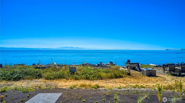 $1,599,000 | 631 Freemans Lane, Point Roberts, WA 98281