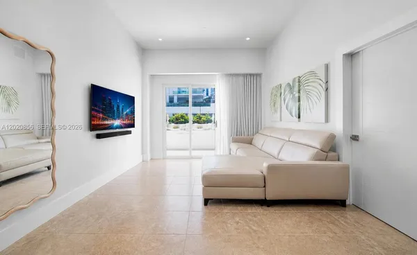 $3,750 | 6917 Collins Avenue, Unit L107, Miami Beach, FL 33141