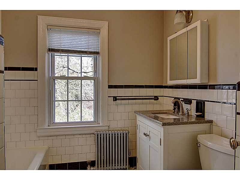 10 Loxley Road Providence, RI 02908 - Photo 15 of 18 Bathroom.